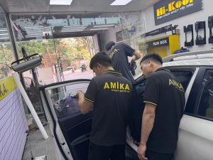 dán phim cách nhiệt xe hơi
