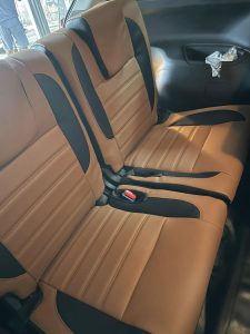 ghế da màu nâu ô tô