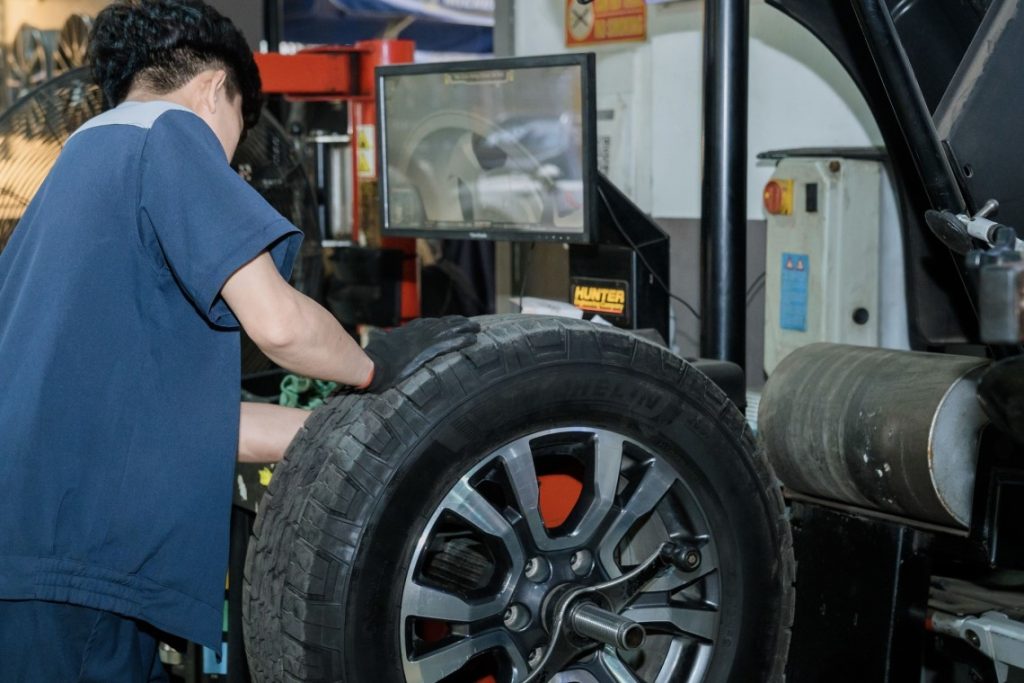 cân bằng động ô tô